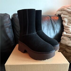 NEW Ugg Boots - Classic Platform Twin Seam New Heights Black Size 9
